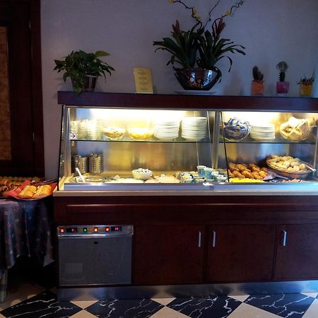 Hotel Regit Mestre Buitenkant foto